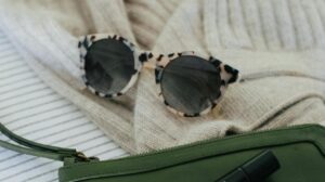 Ultimate Guide to Choosing Women's Sunglasses by Face Shape: Flattering Frames for Oval, Round, Square, Heart, and Diamond Faces in 2026